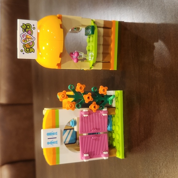 Lego Friends 41313 Heartlake Summer Pool - Picture 4 of 6